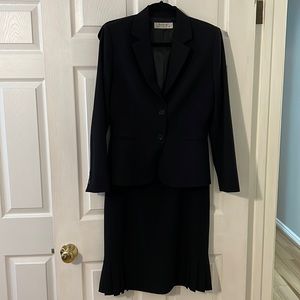 Tahari ASL Fashion Suit Blazer & Pencil Skirt Set